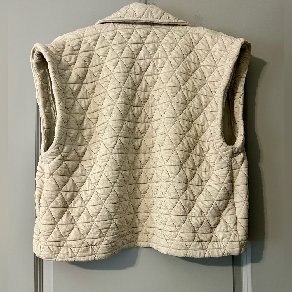 So Me Triangle Stitch Button Up Quilted Cream Vest - Size M EUC - Picture 8 of 8
